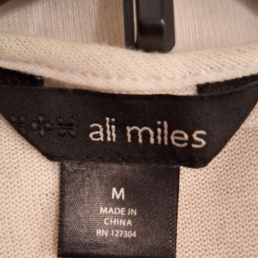 Ali Miles Ivory Lace Embroidered Sweater. Excellent Condition Size Medium - Picture 13 of 14